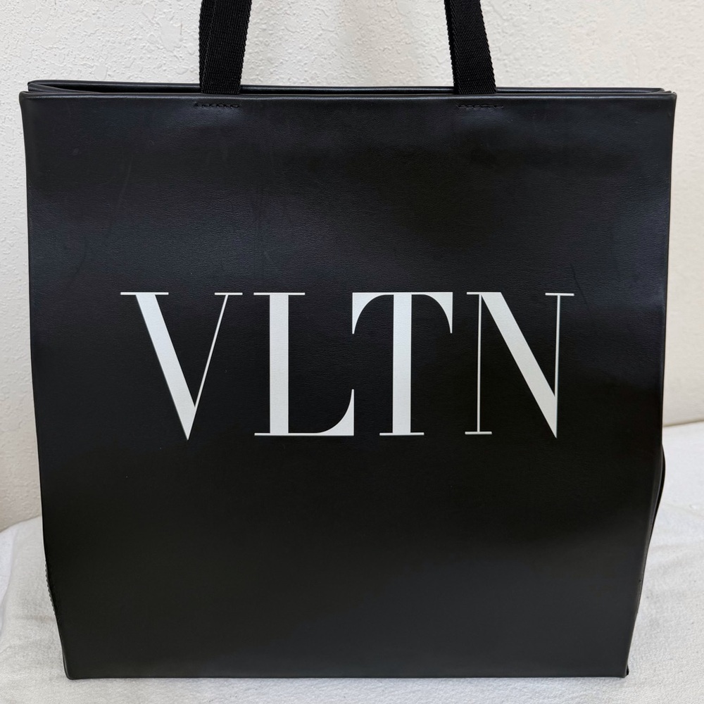 VALENTINO GARAVANI VLTN MAGNETIC SHOPPERS TOTE BAG